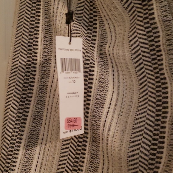 Shorts with Long matching Vest - Picture 5 of 6